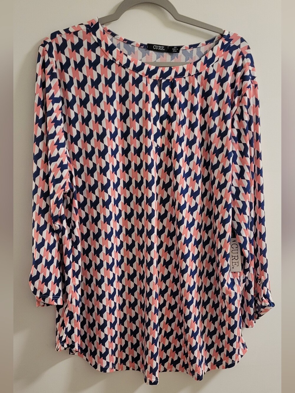 Cure Geometric Houndstooth Pull Over Shirt in Navy, Pink & White Size 3X